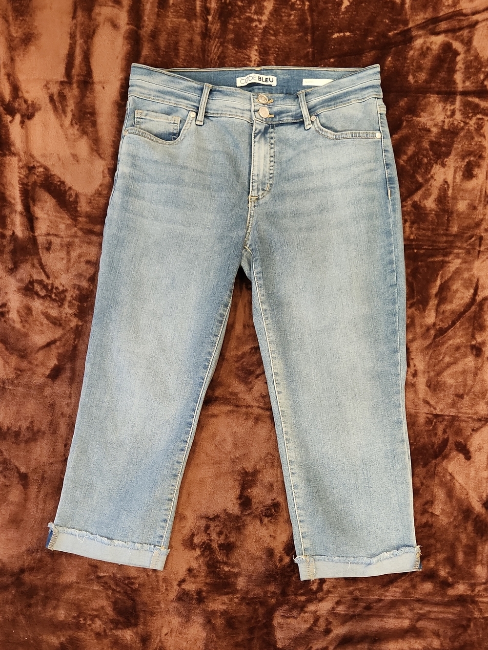 Code Bleu Soho Capri Jeans Size 8P Light Wash Raw Hem